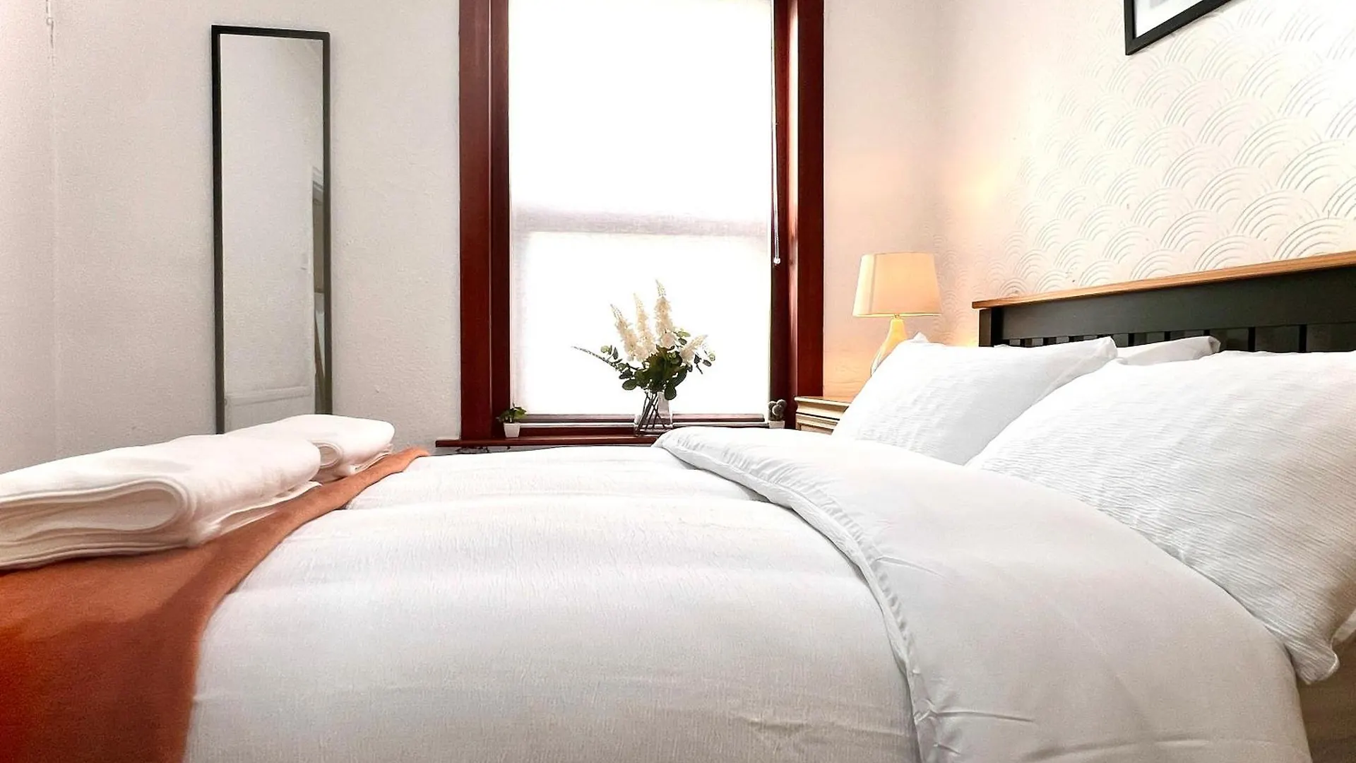 منزل للإقامة City Centre Located Room Space With Free Wifi كينغستون أبون هول