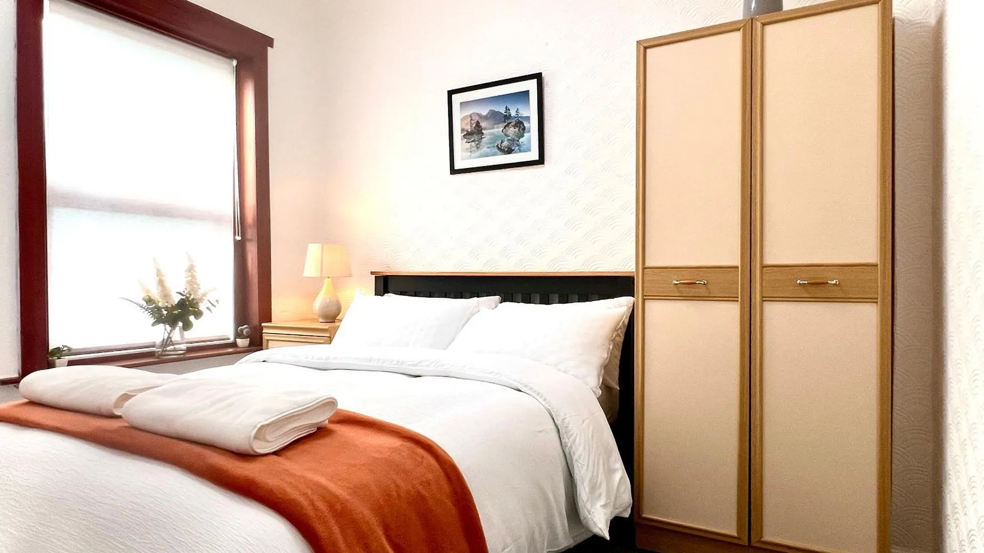 منزل للإقامة City Centre Located Room Space With Free Wifi كينغستون أبون هول